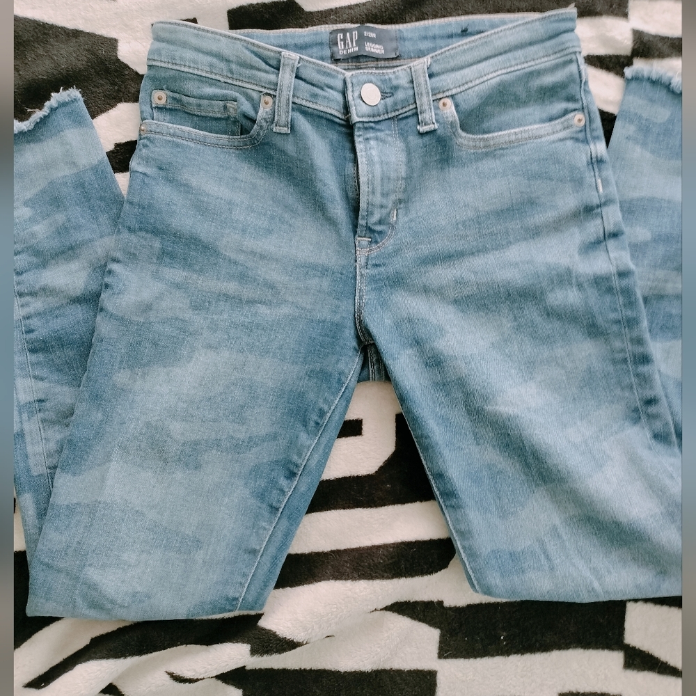 Women's Gap size 2 Skinny Jeans